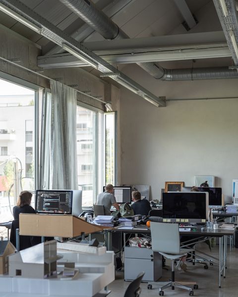 LC 2001 BROADWAY BD 028 1