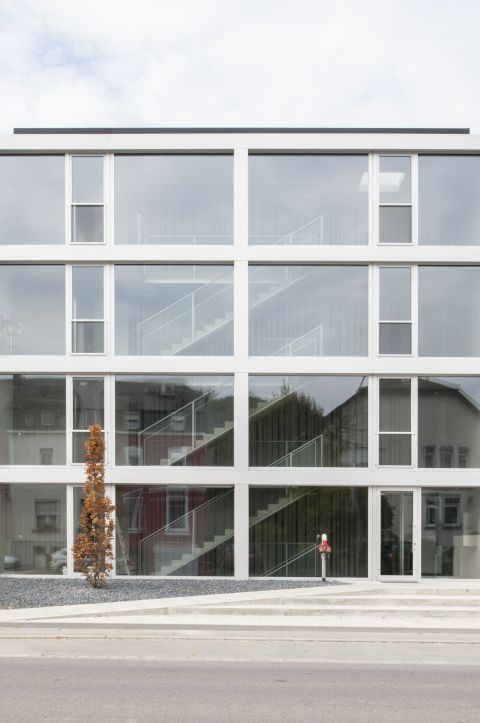 Ludmilla Cerveny 2001 Park housing Kayl 005