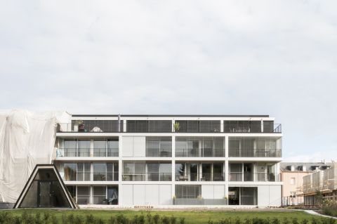 Ludmilla Cerveny 2001 Park housing Kayl 010