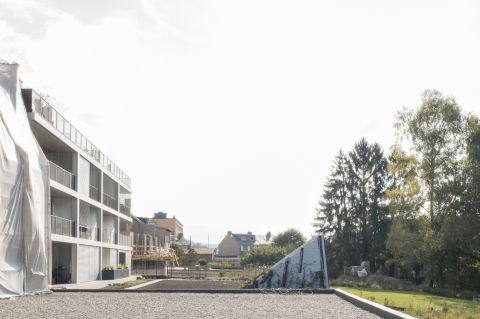 Ludmilla Cerveny 2001 Park housing Kayl 014