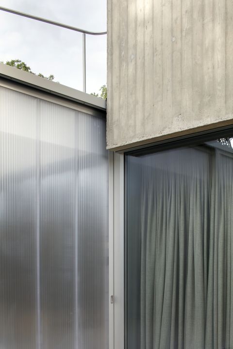 2001 HERCULE MONDORF DETAILPATIO