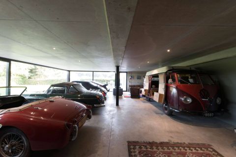 INSIDE FRONTAL